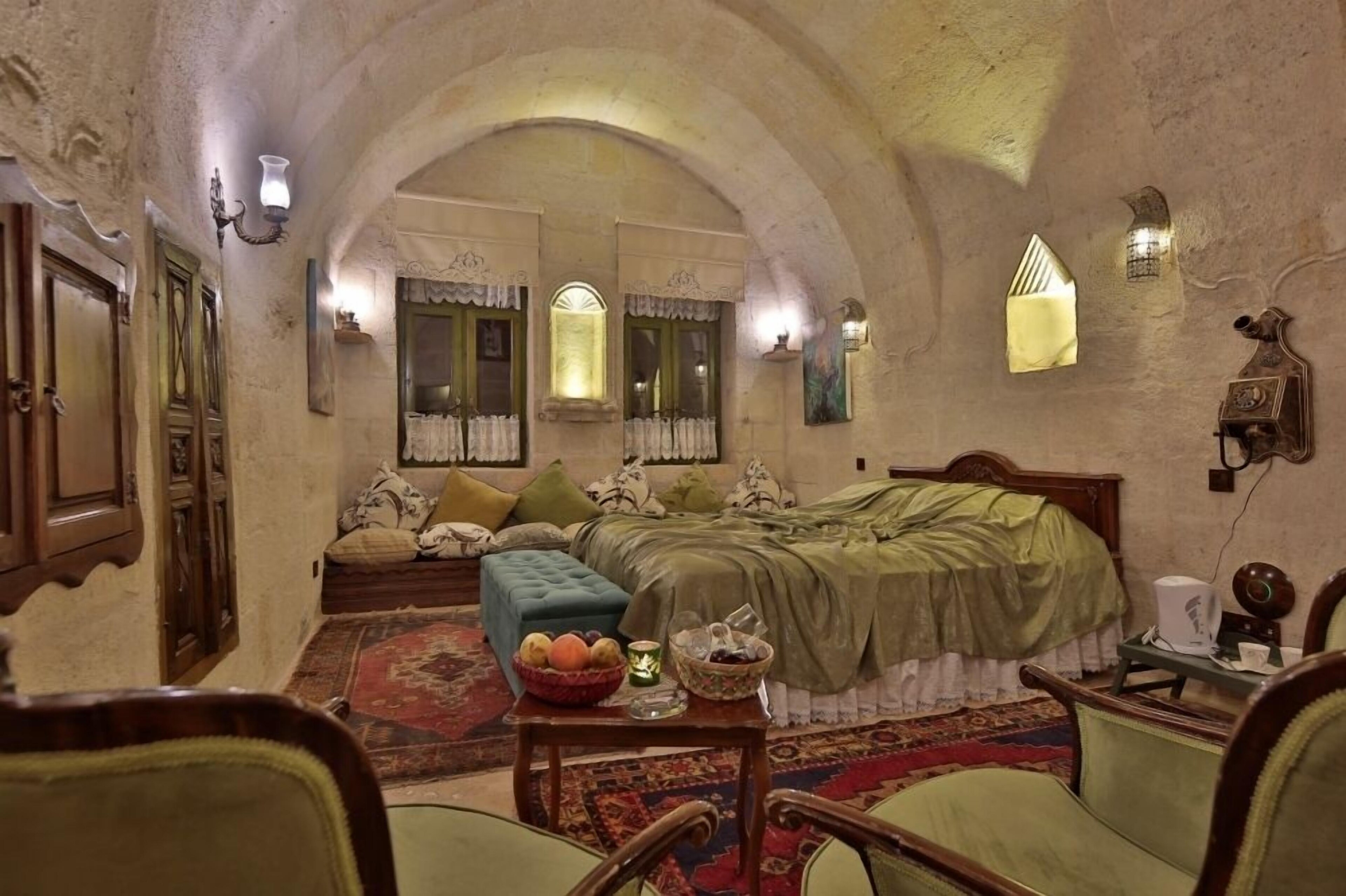 Aurora Cave Hotel