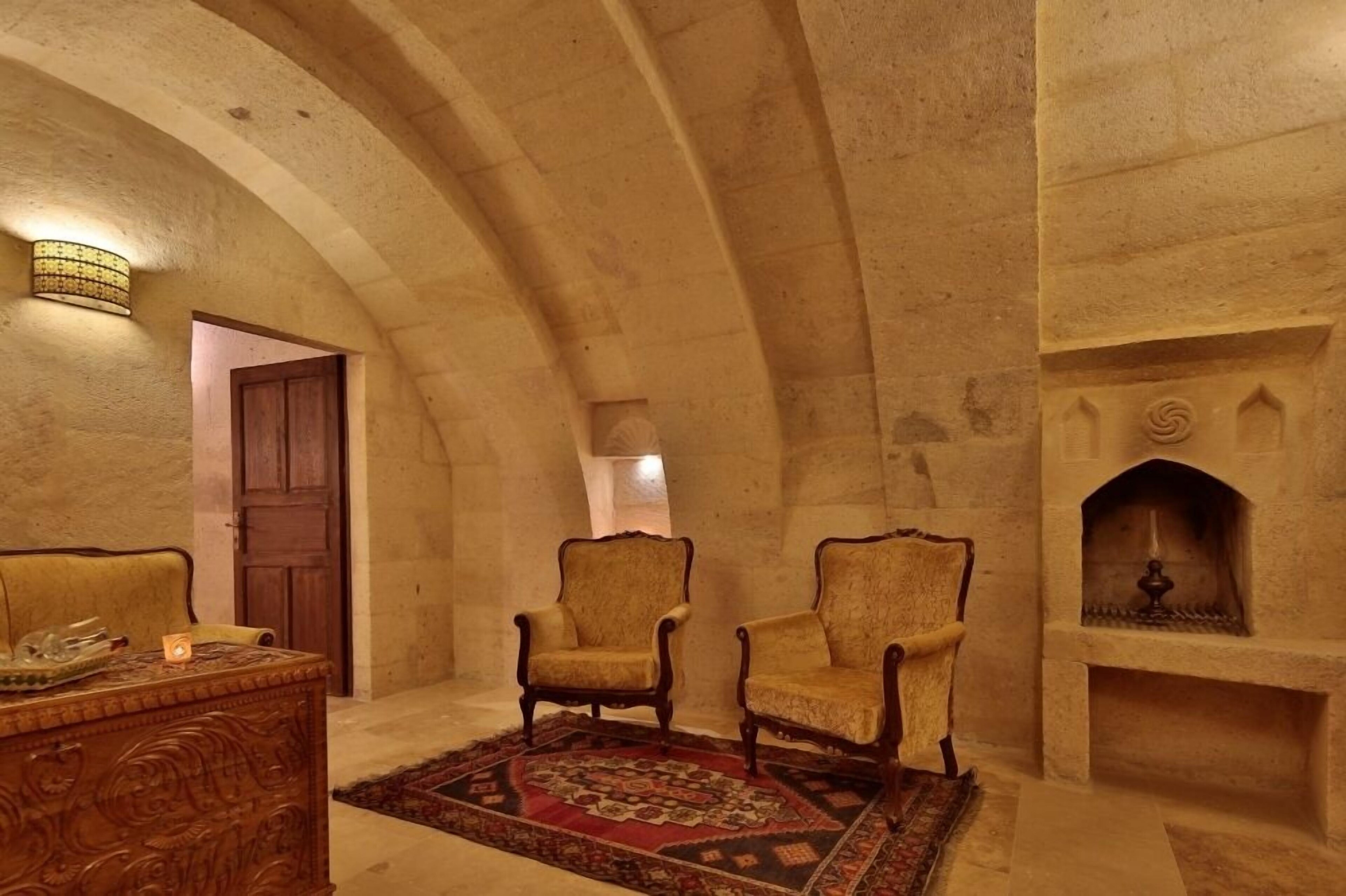 Aurora Cave Hotel
