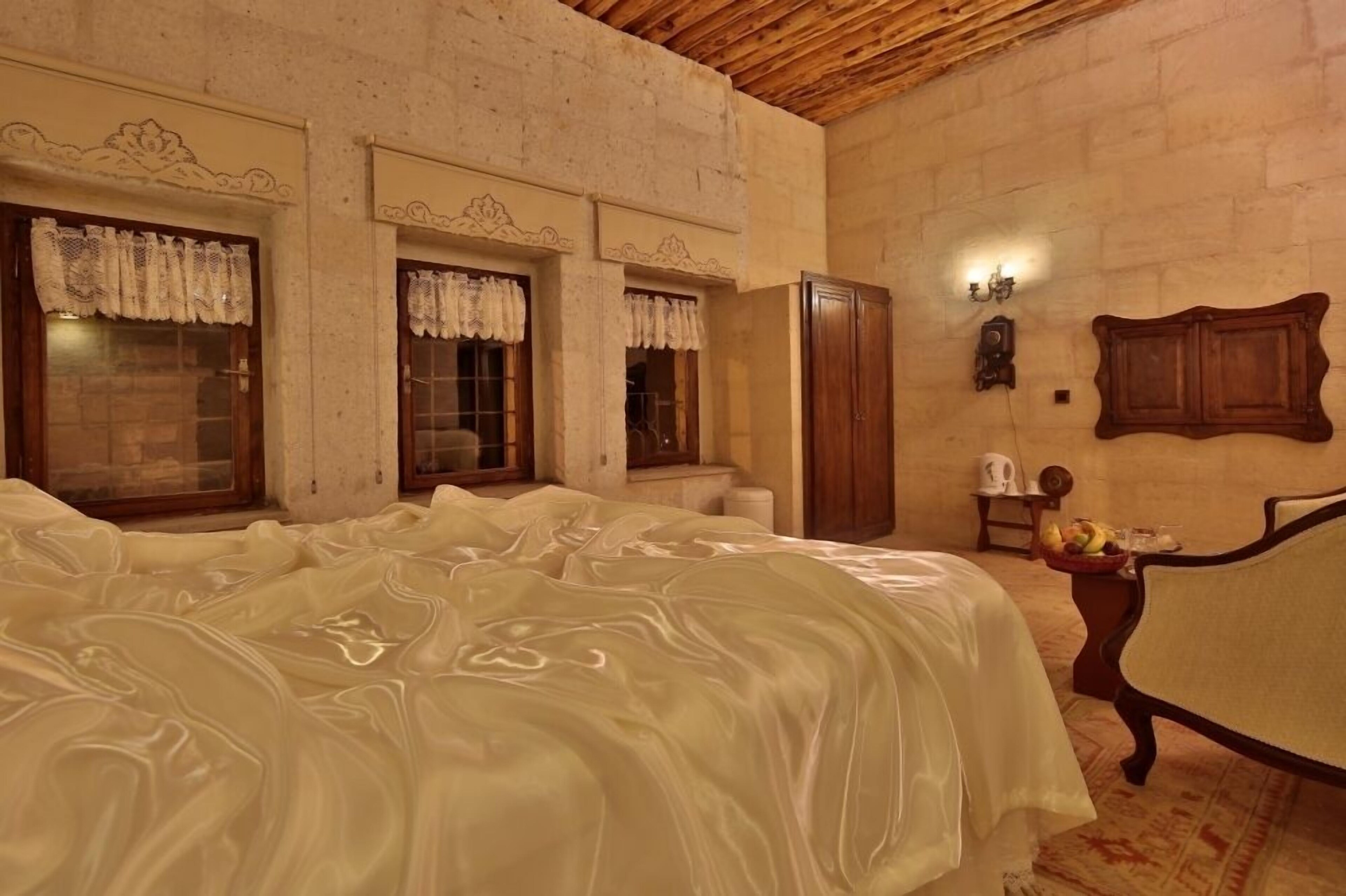 Aurora Cave Hotel