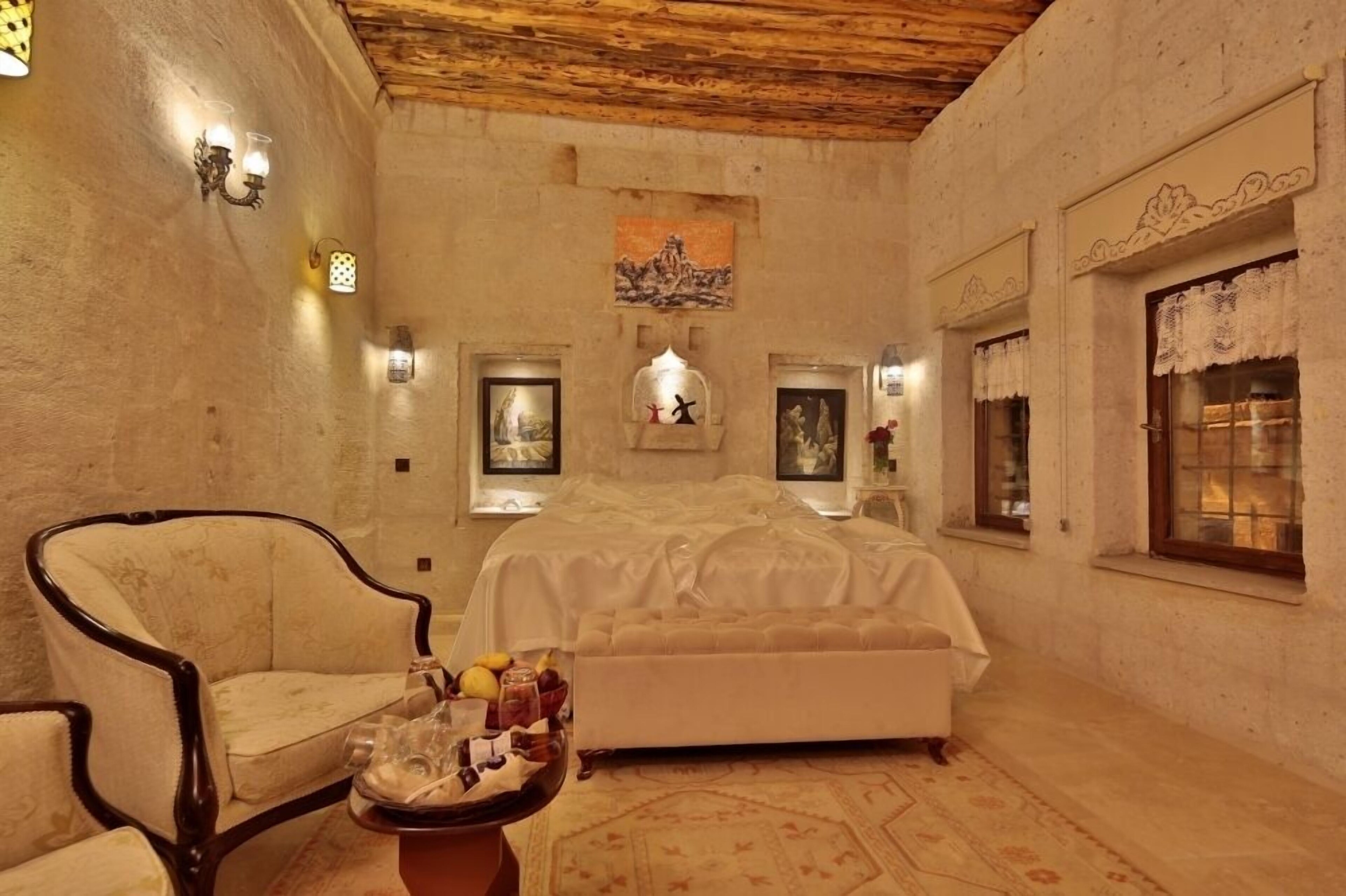 Aurora Cave Hotel