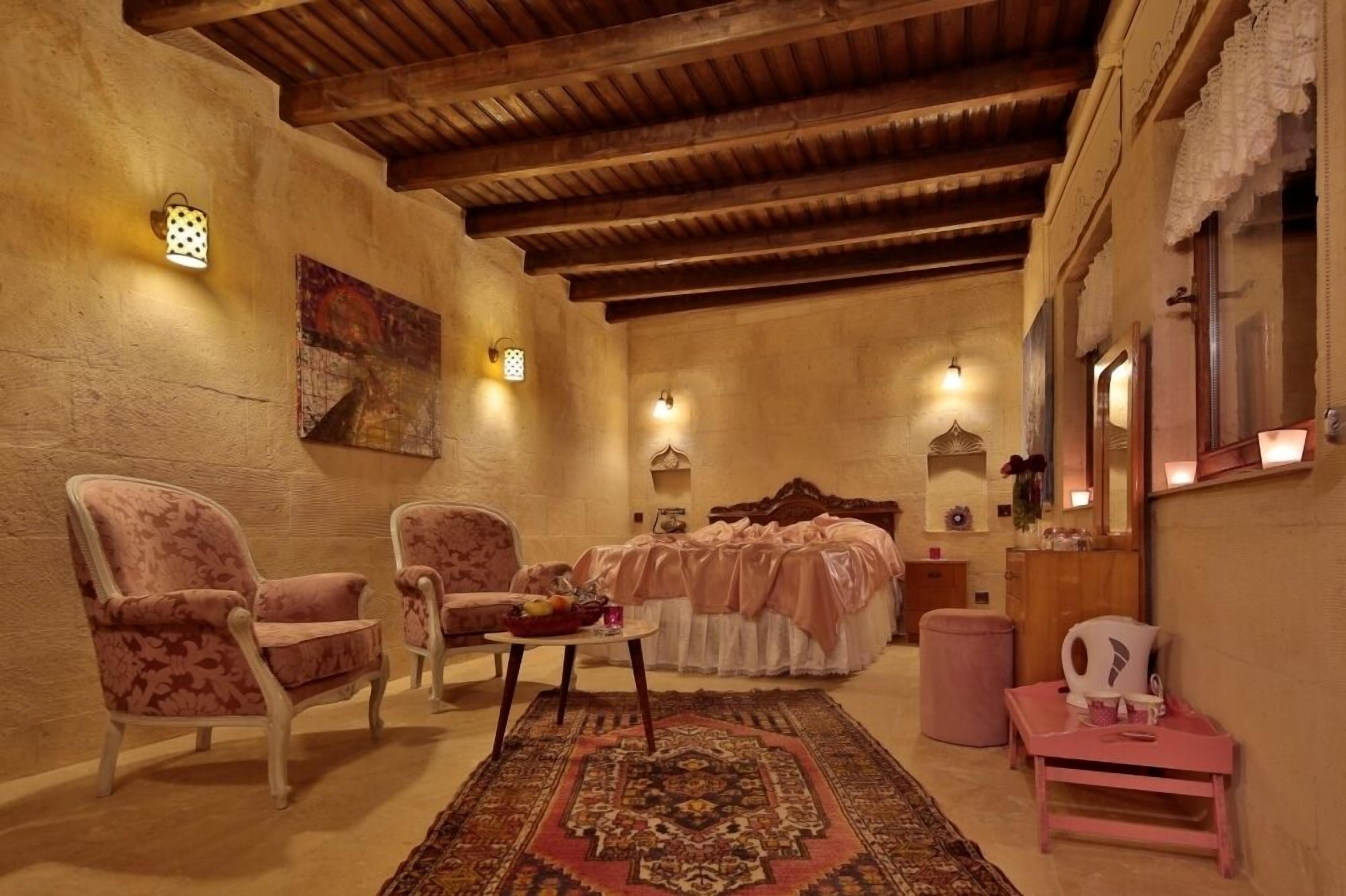 Aurora Cave Hotel