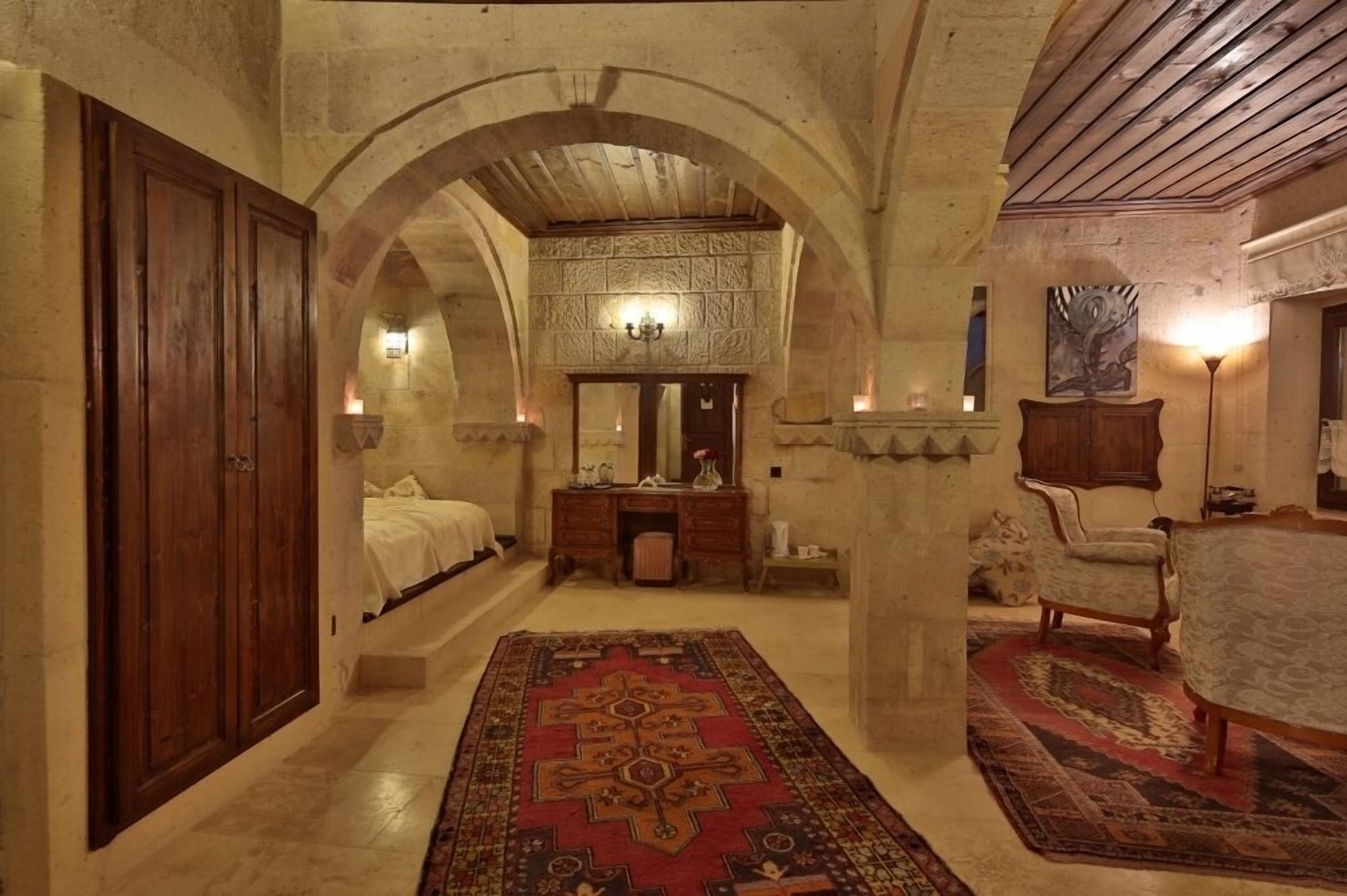 Aurora Cave Hotel