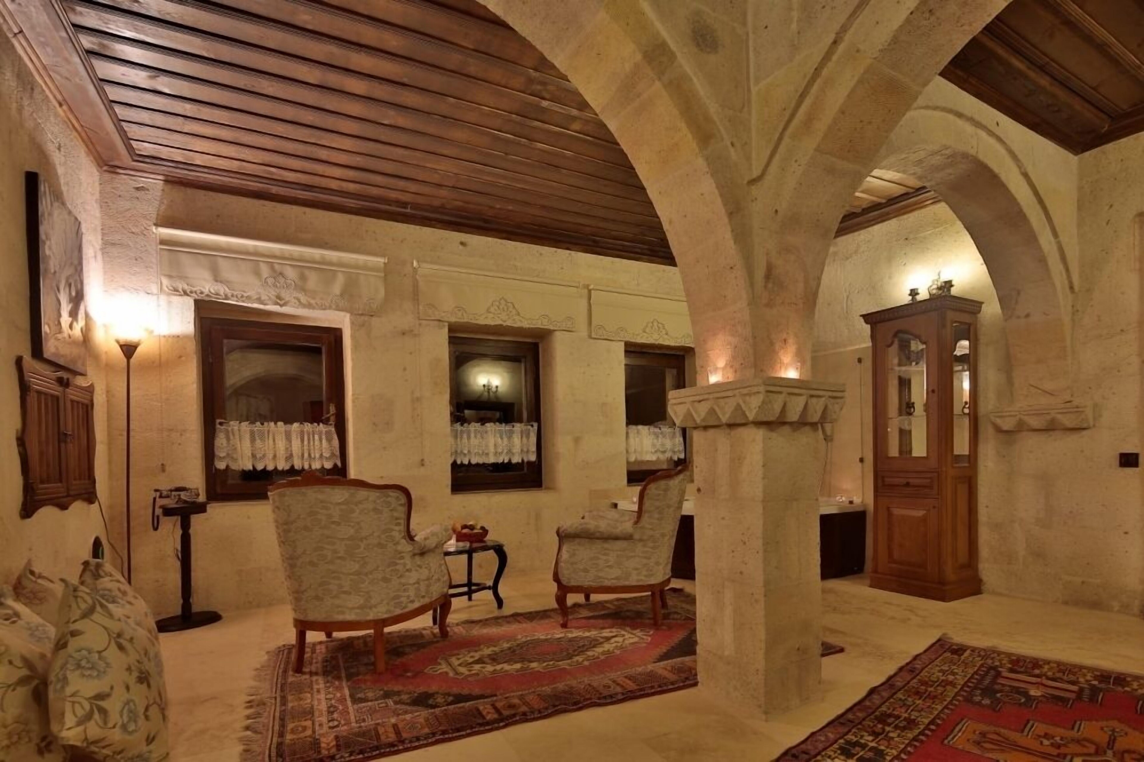 Aurora Cave Hotel