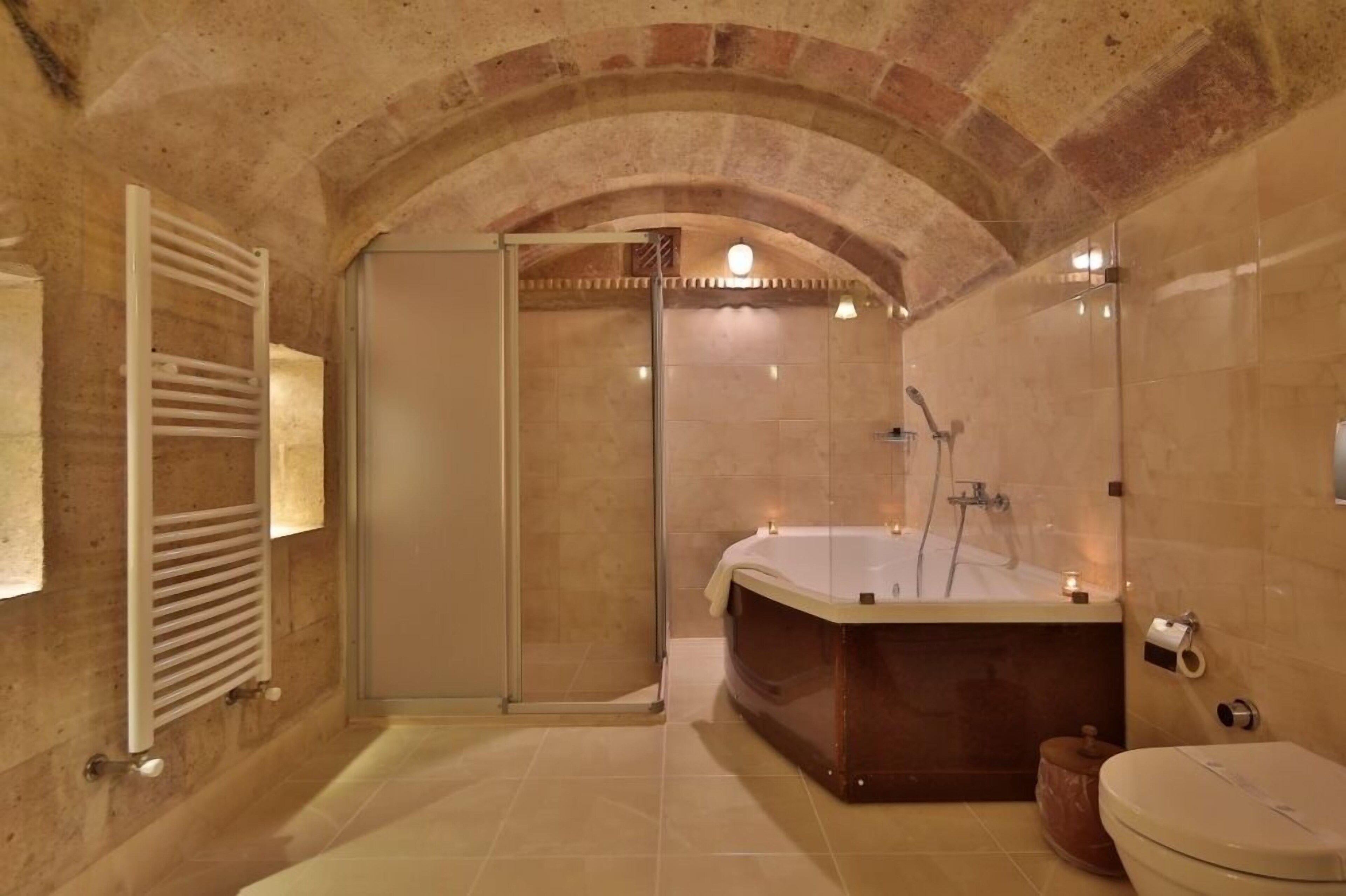 Aurora Cave Hotel