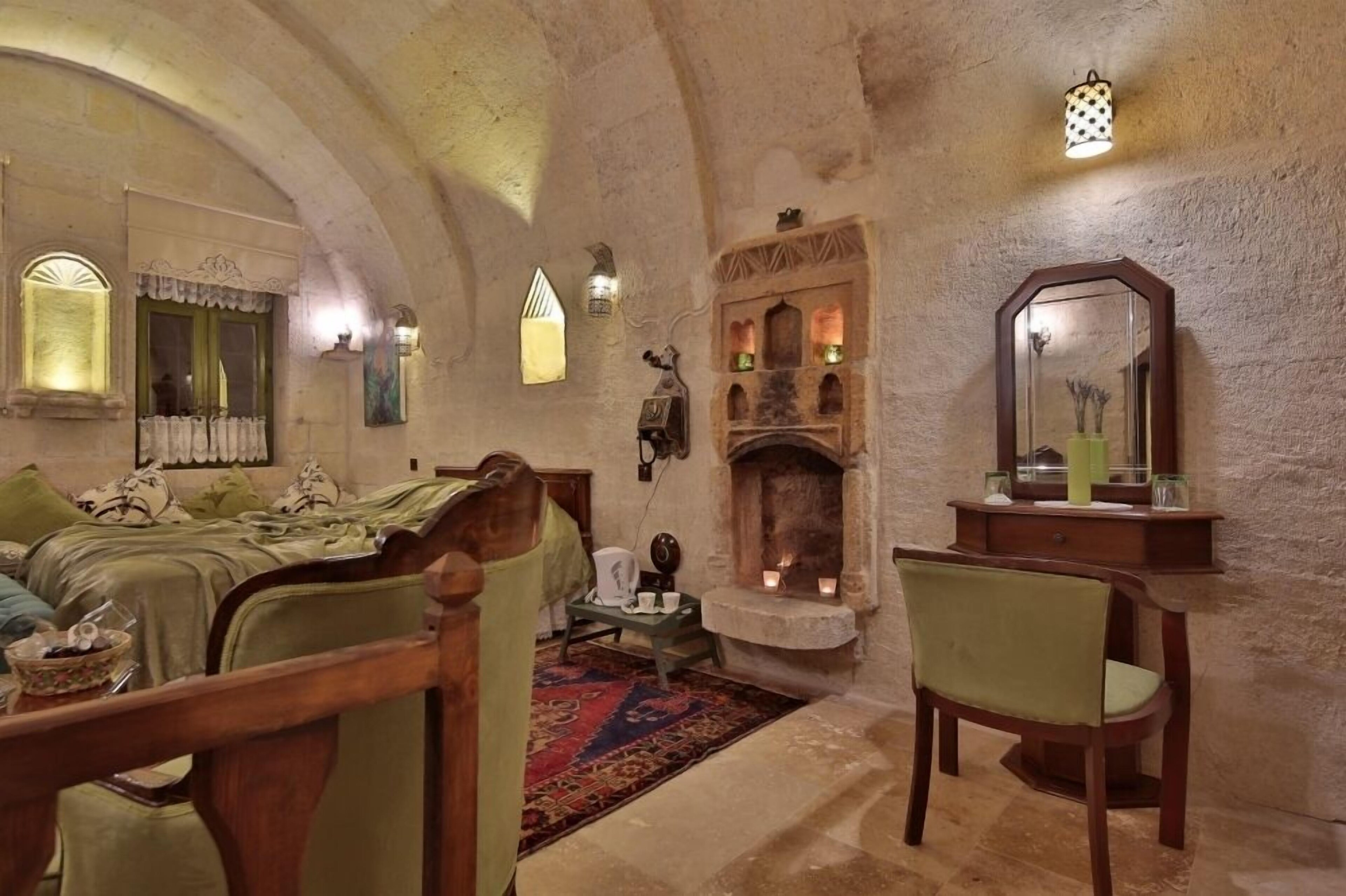 Aurora Cave Hotel