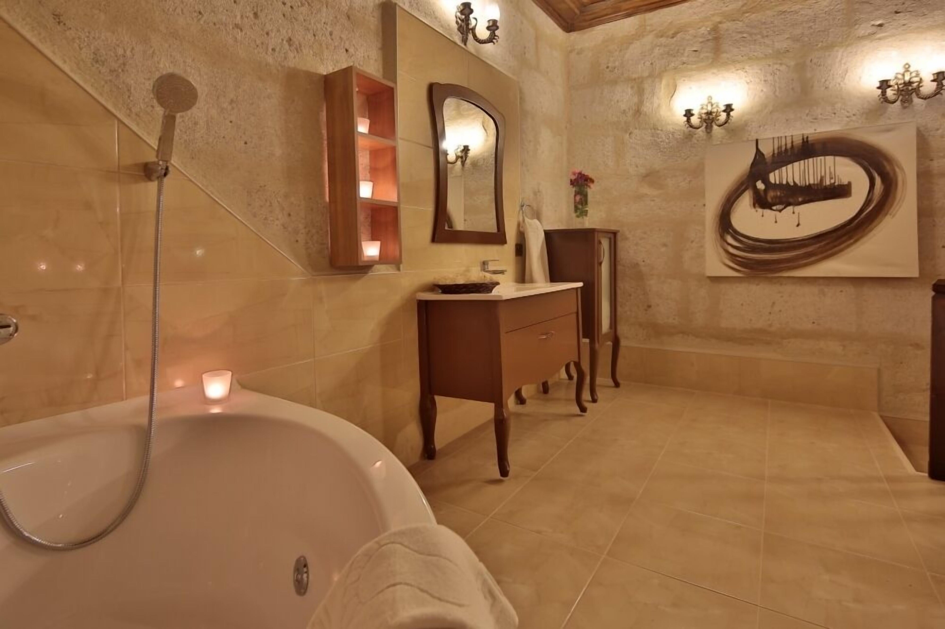 Aurora Cave Hotel