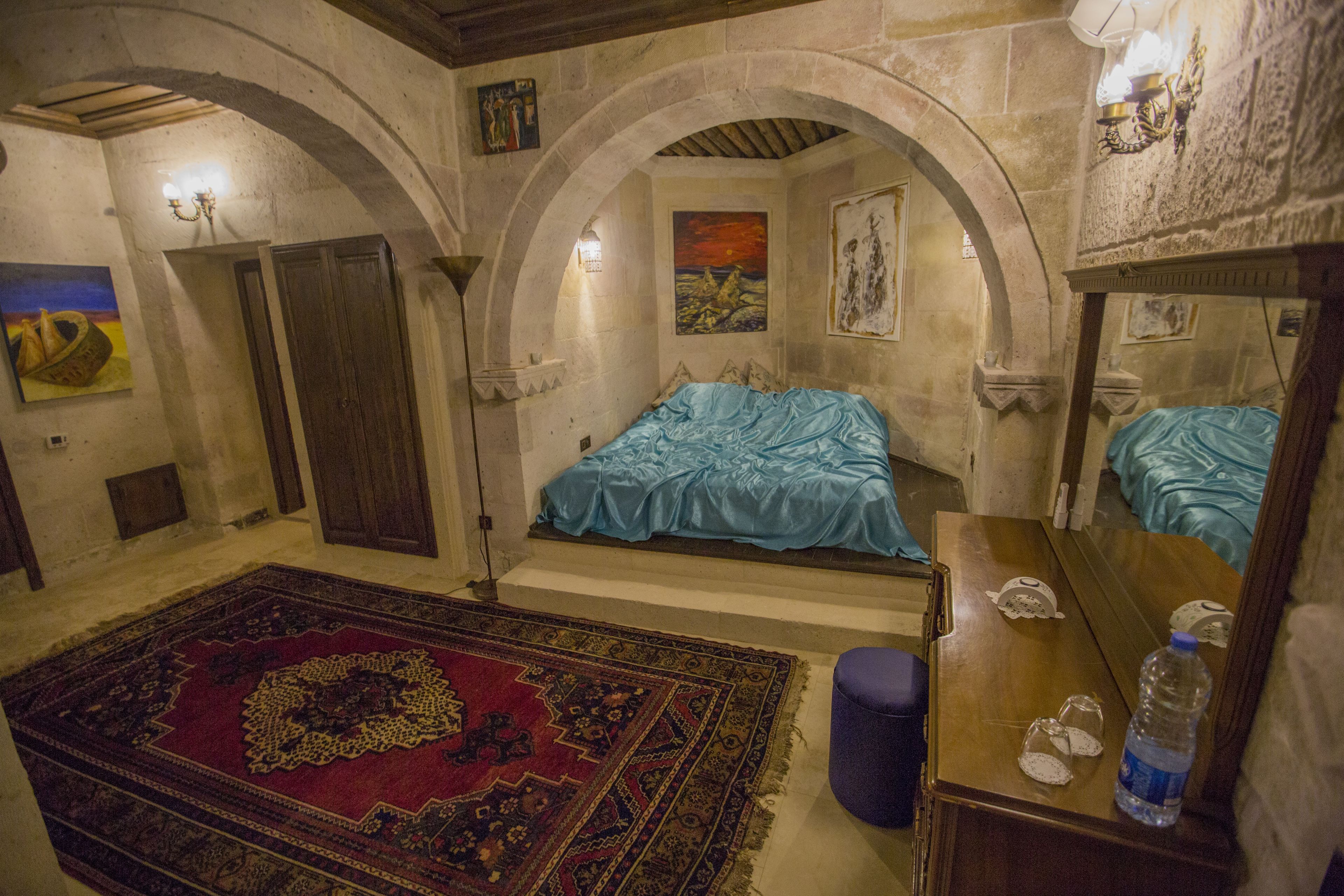 Aurora Cave Hotel