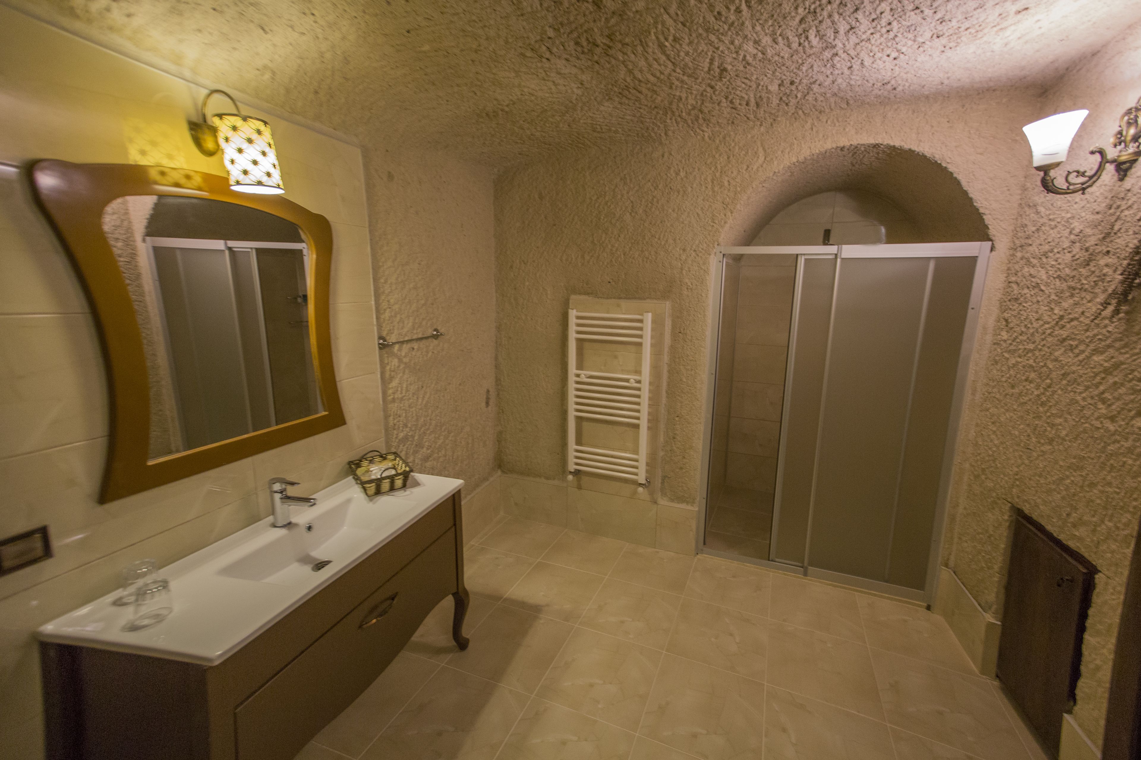 Aurora Cave Hotel