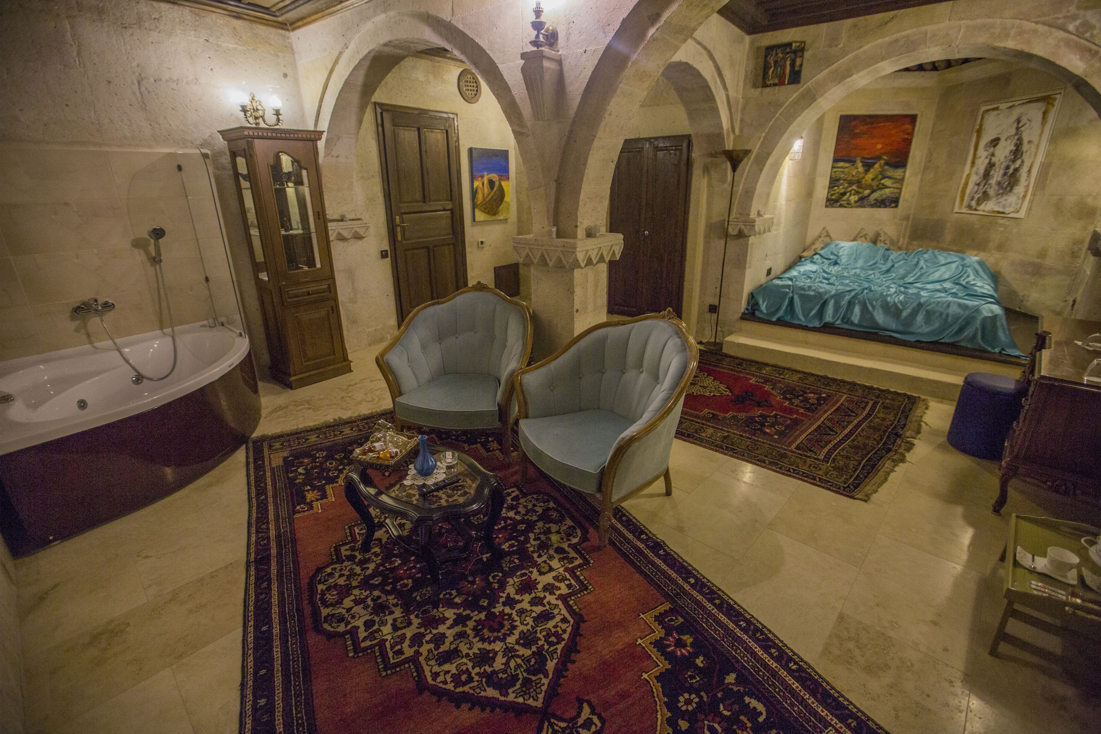 Aurora Cave Hotel