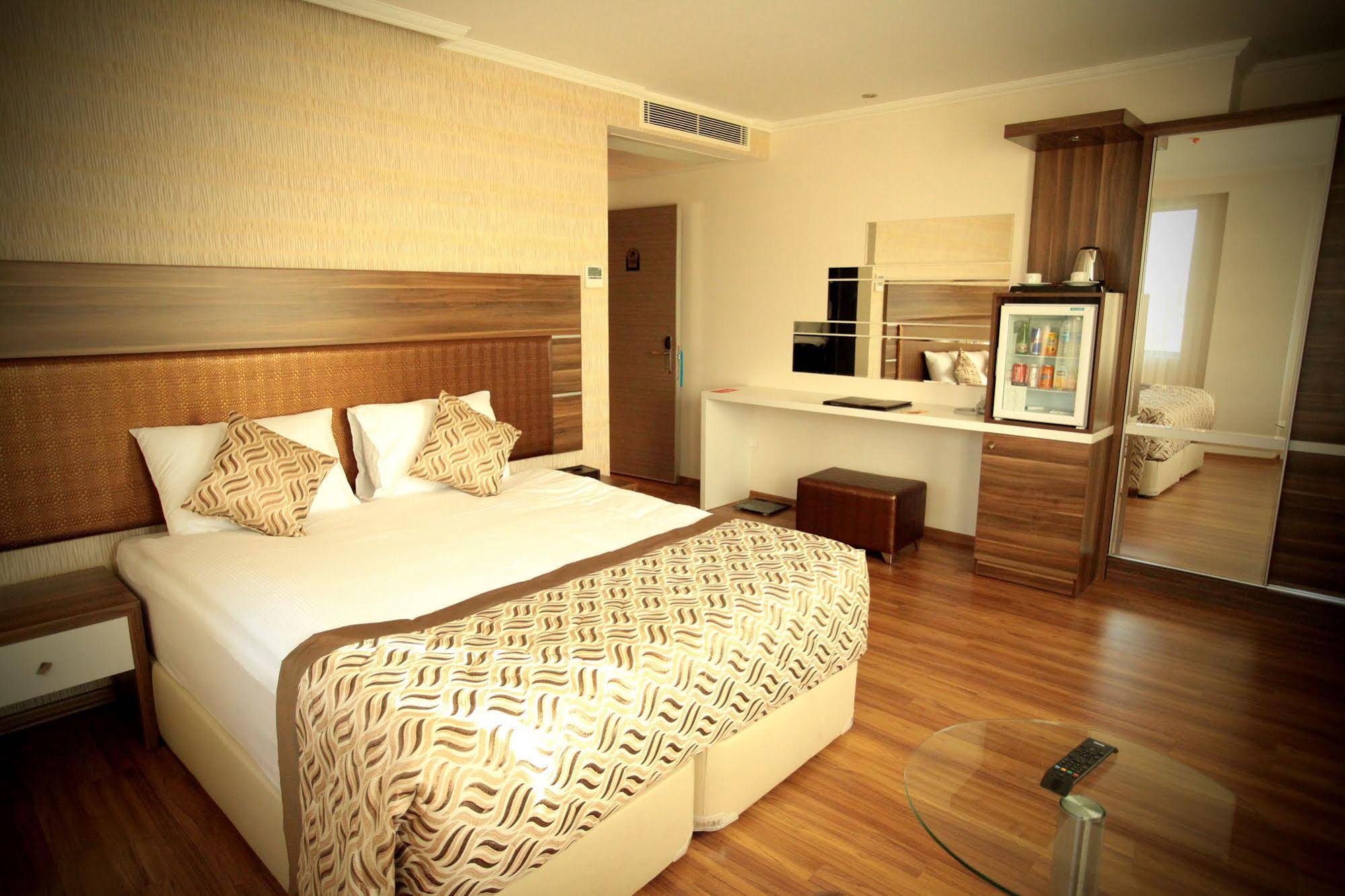 Edis Premier Adana