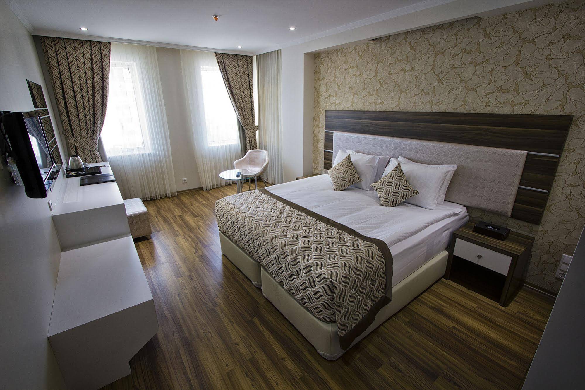 Edis Premier Adana