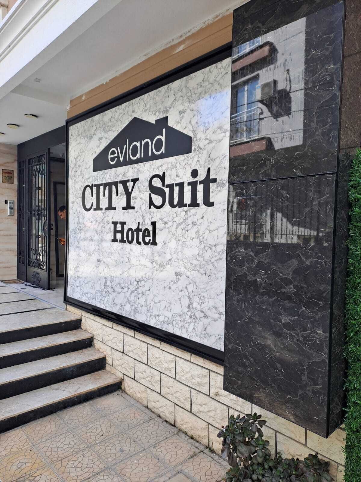 Evland City Suit