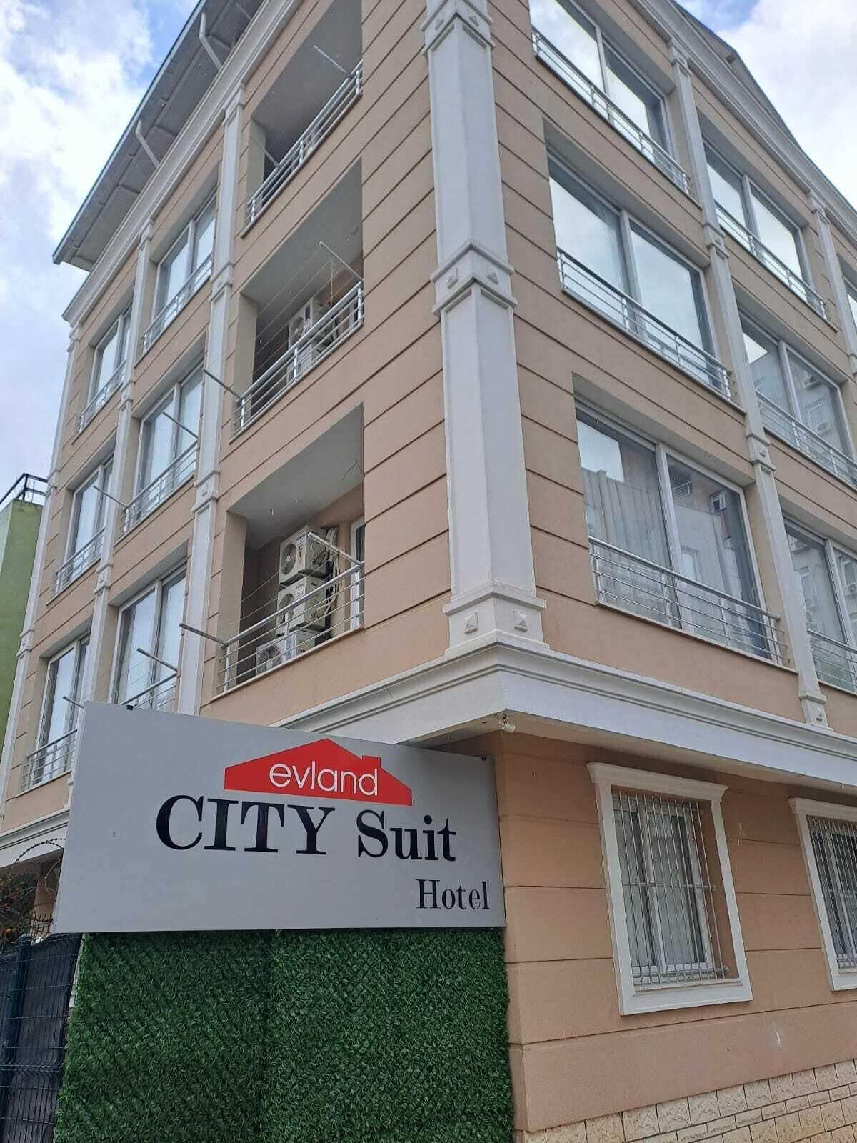 Evland City Suit