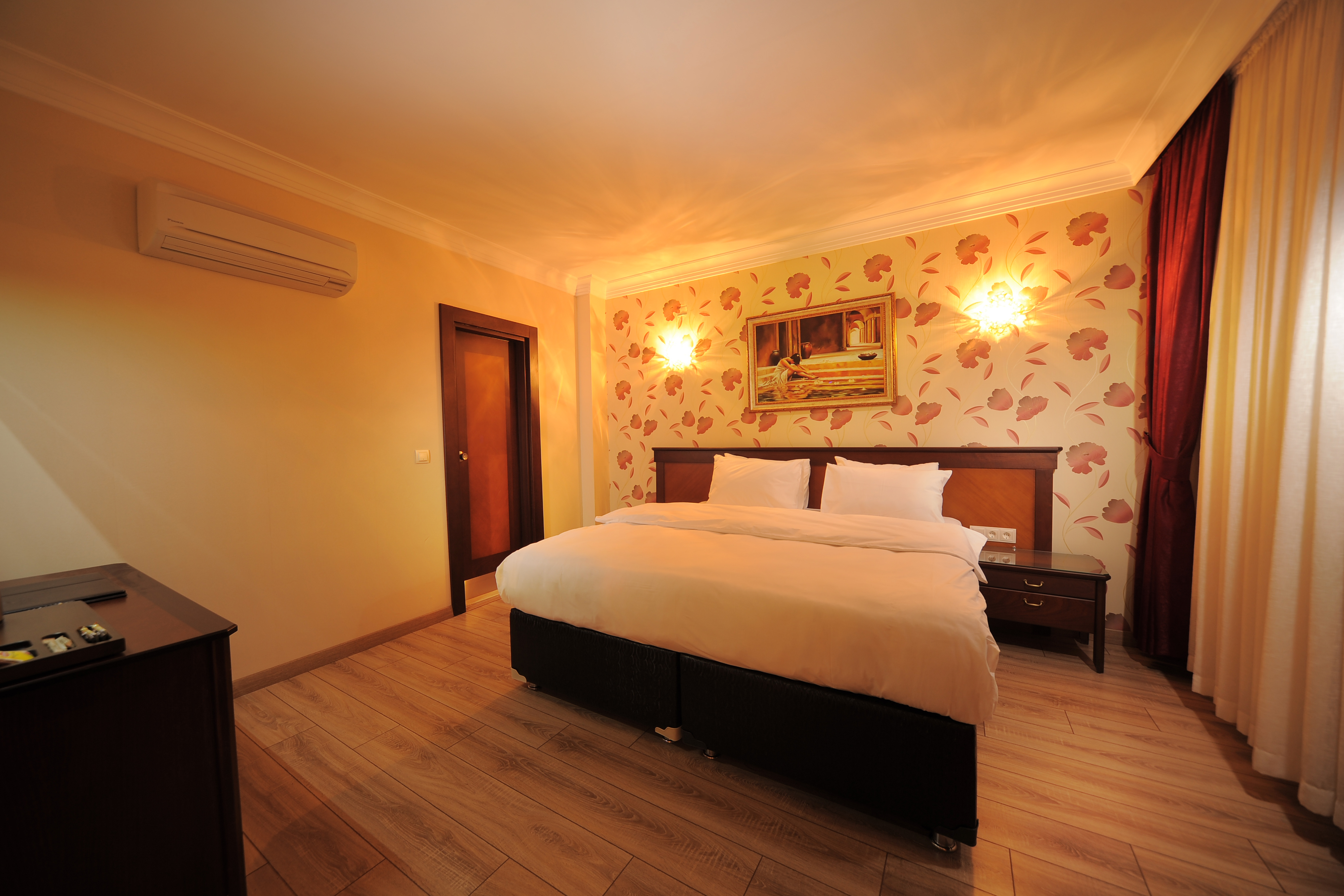 Golden Lake Hotel