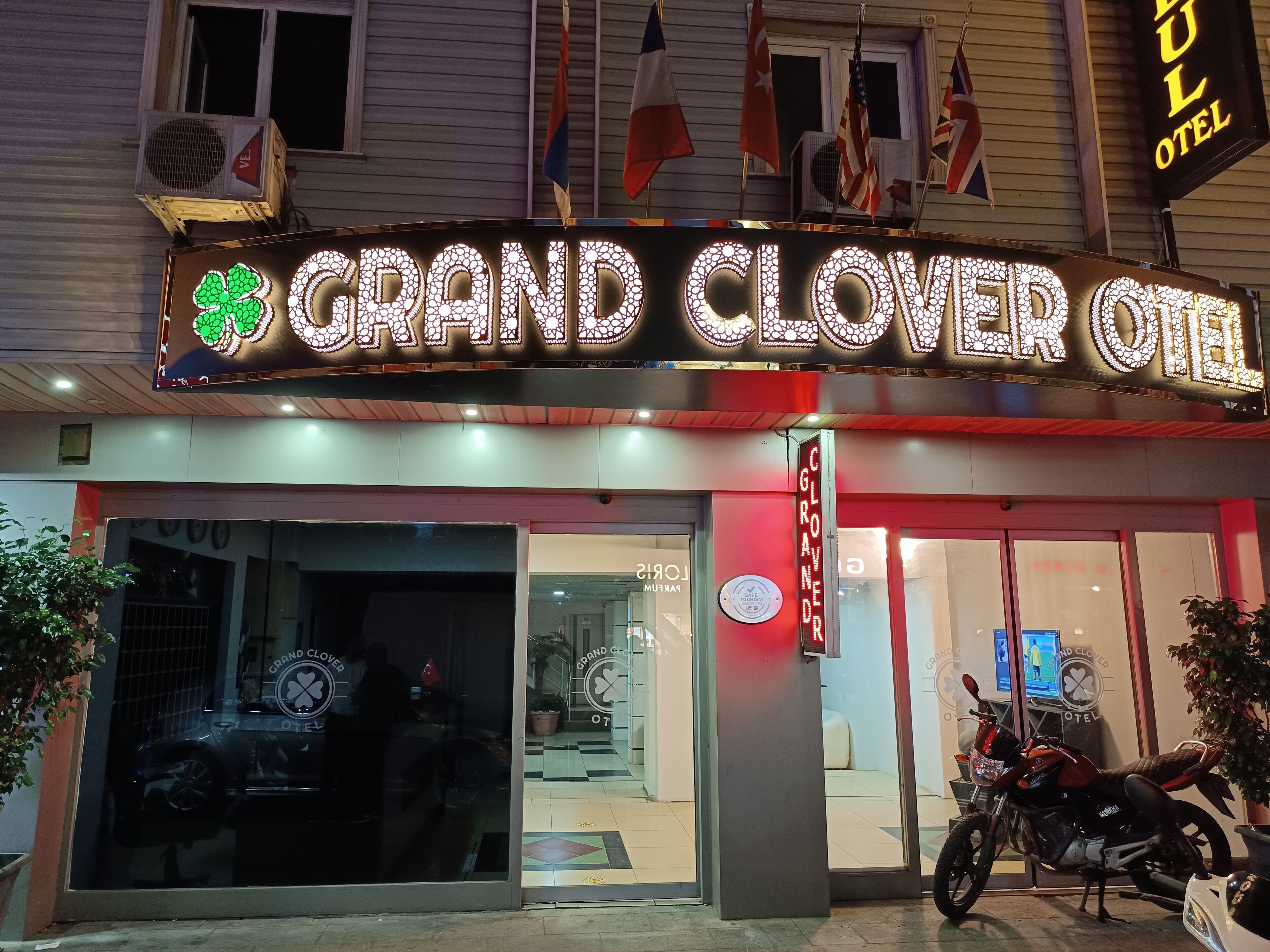 Grand Clover Otel
