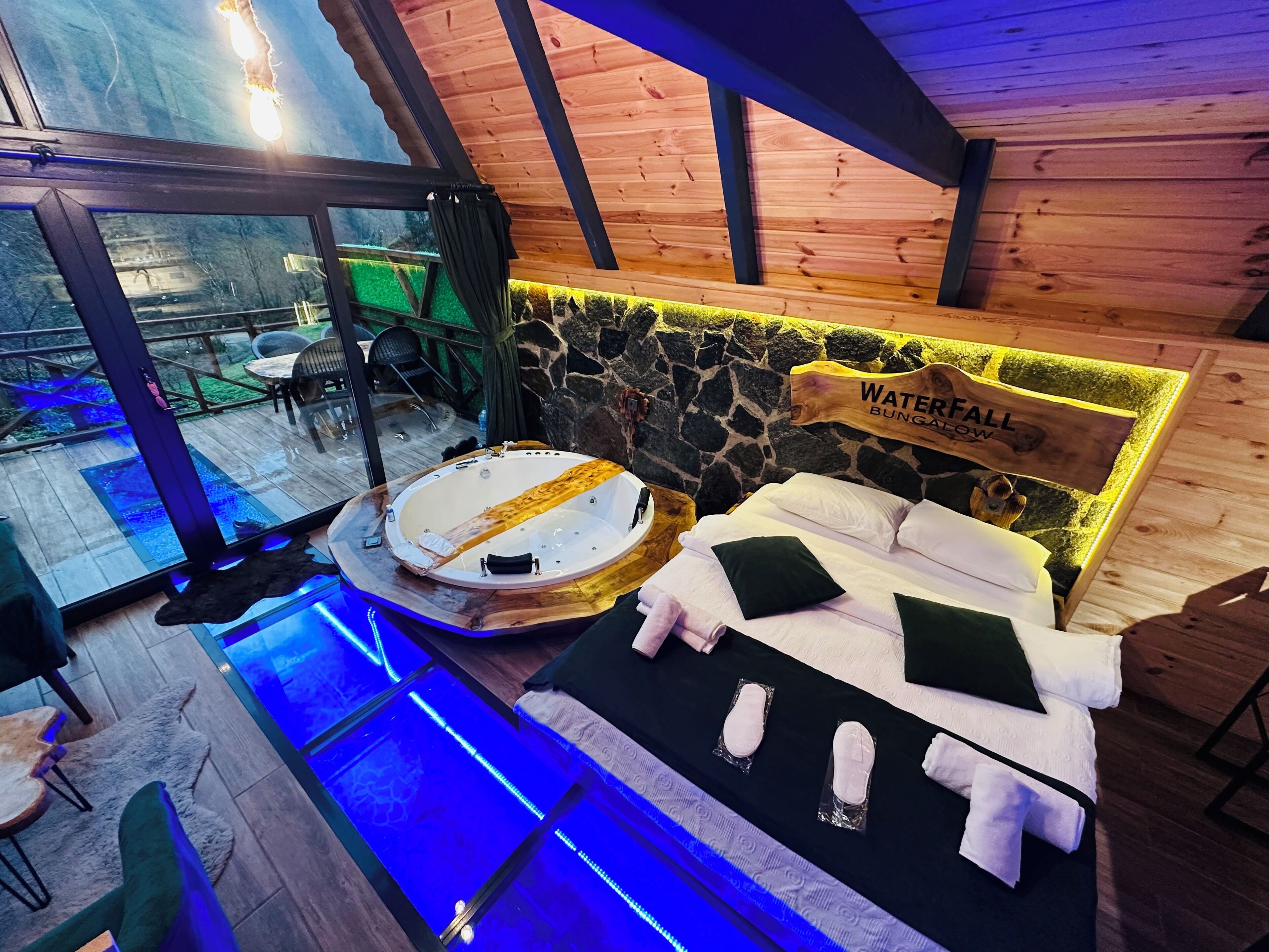 Waterfall Bungalov