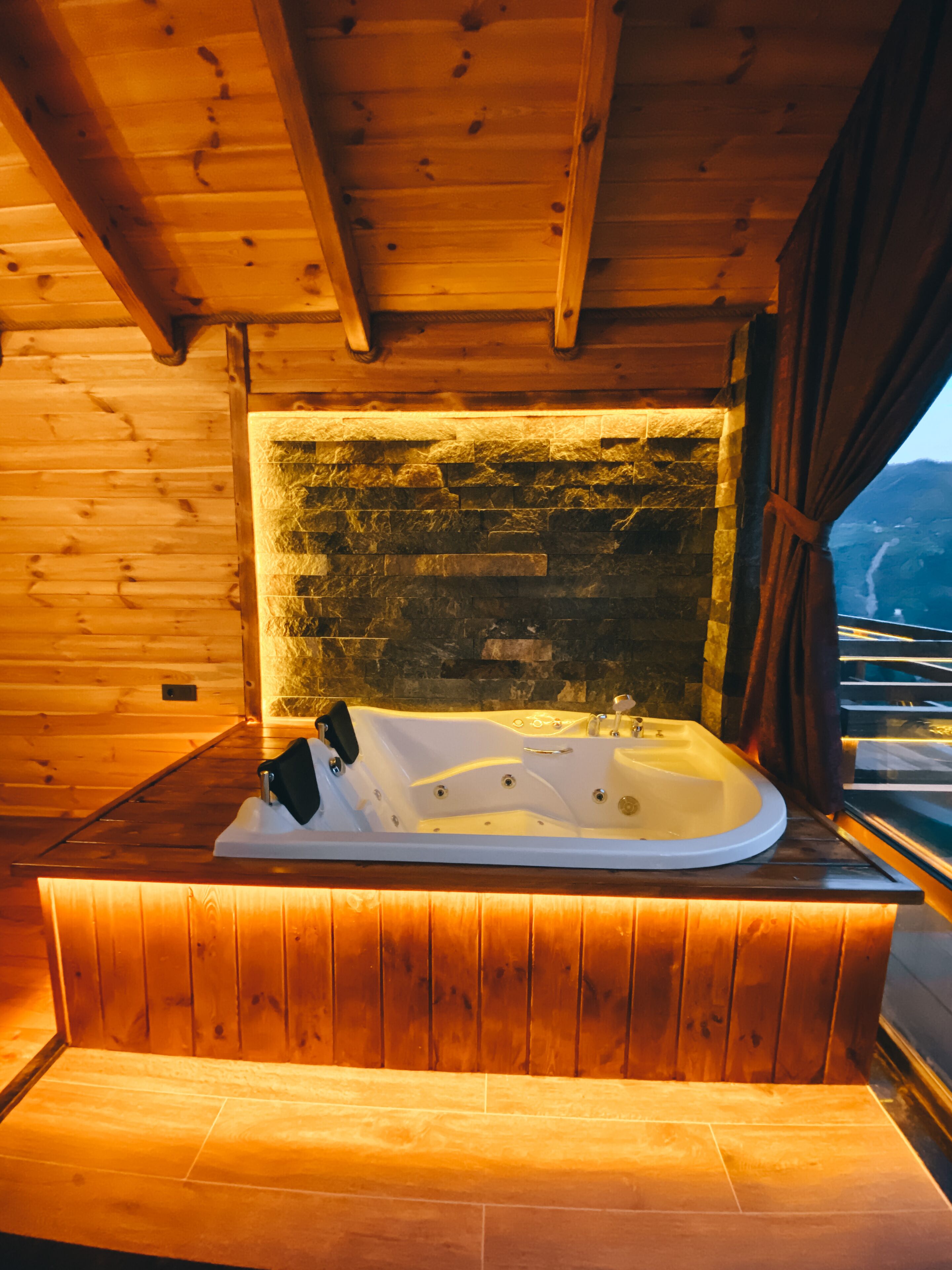 Zirvedekal Suit Hotel