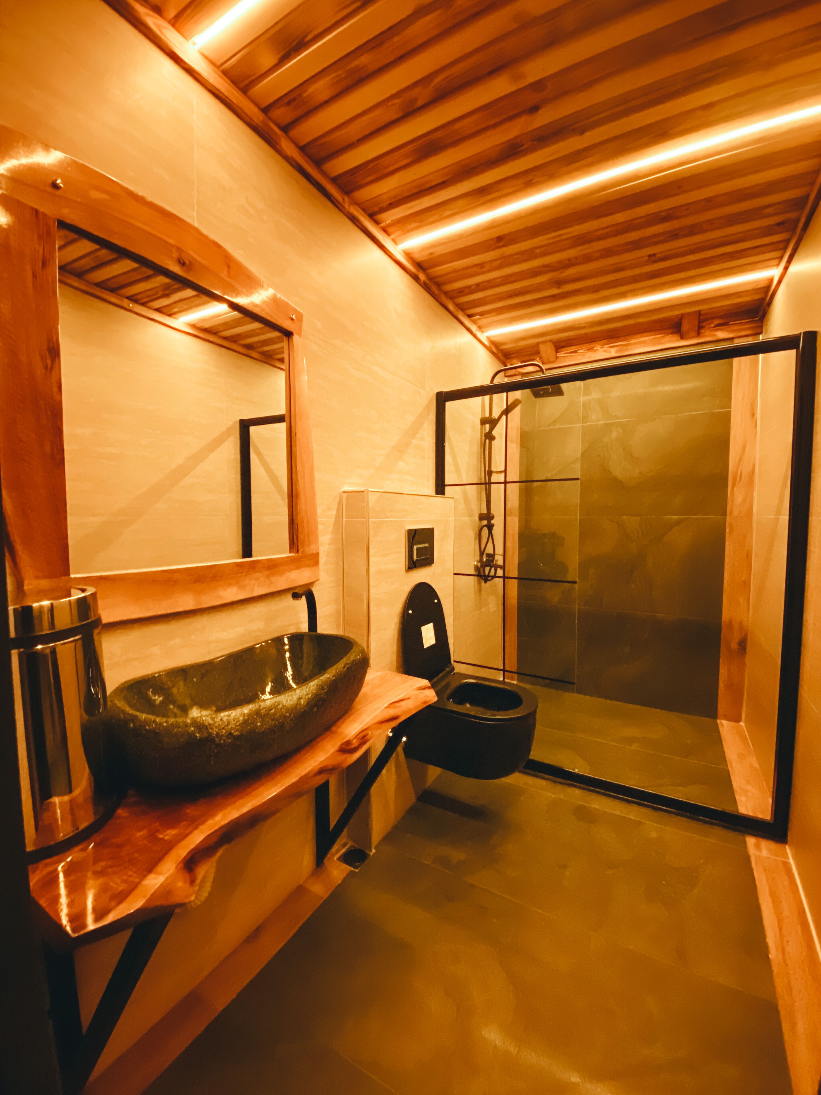 Zirvedekal Suit Hotel