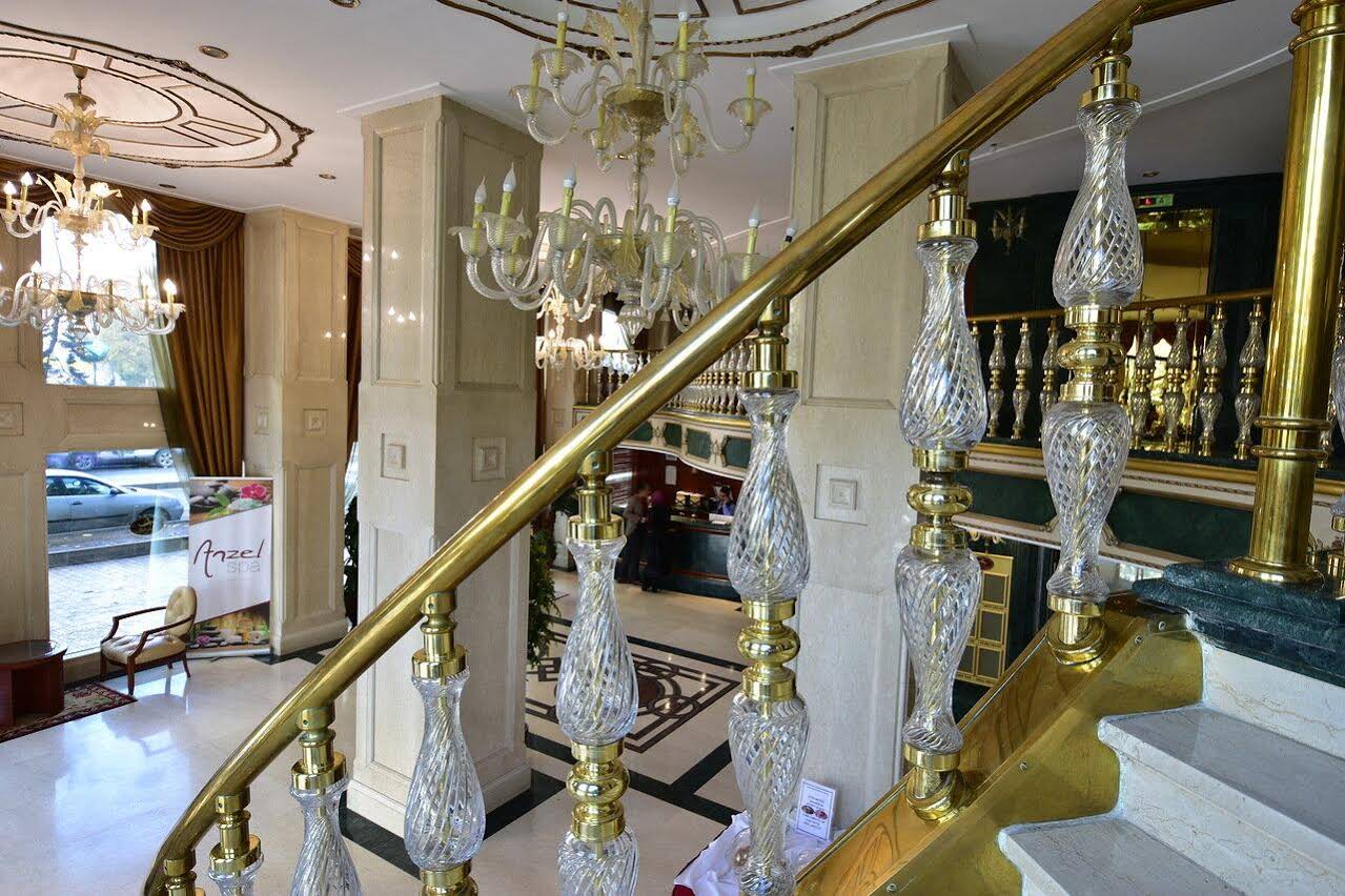 Akar Hotel International