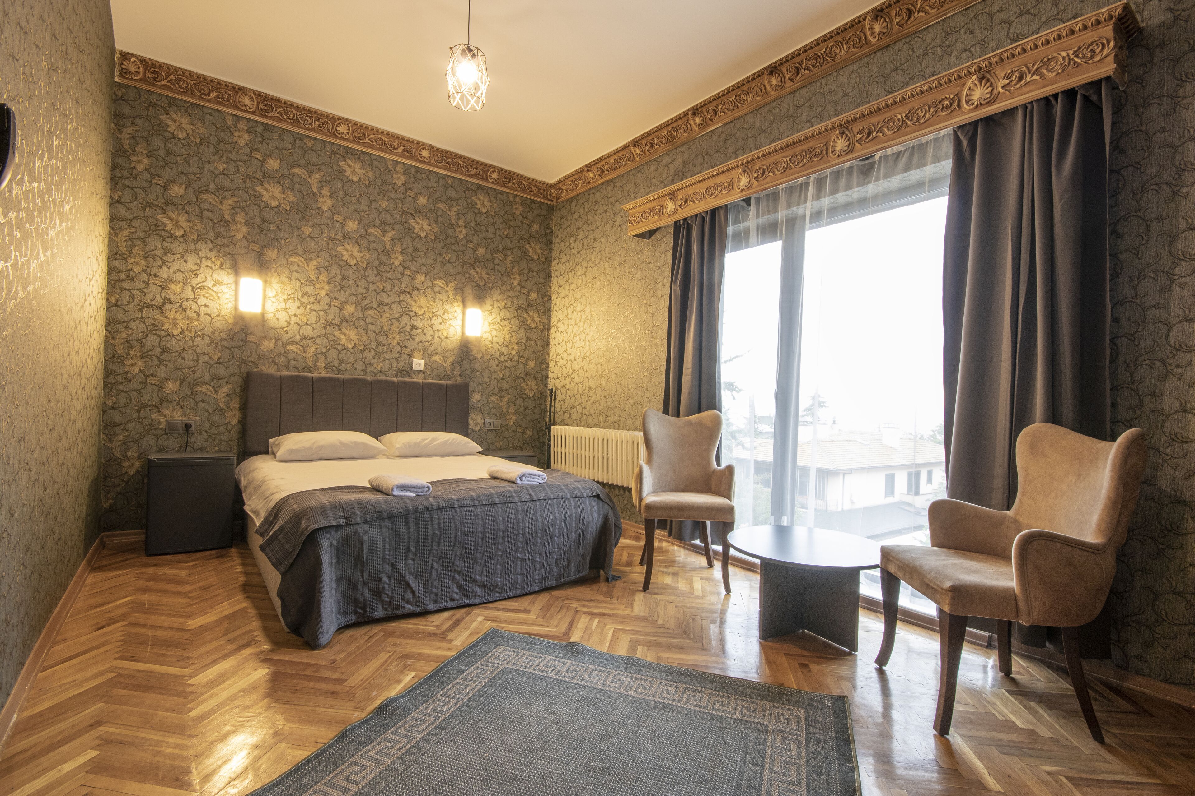 Ares Business Suit Hotel