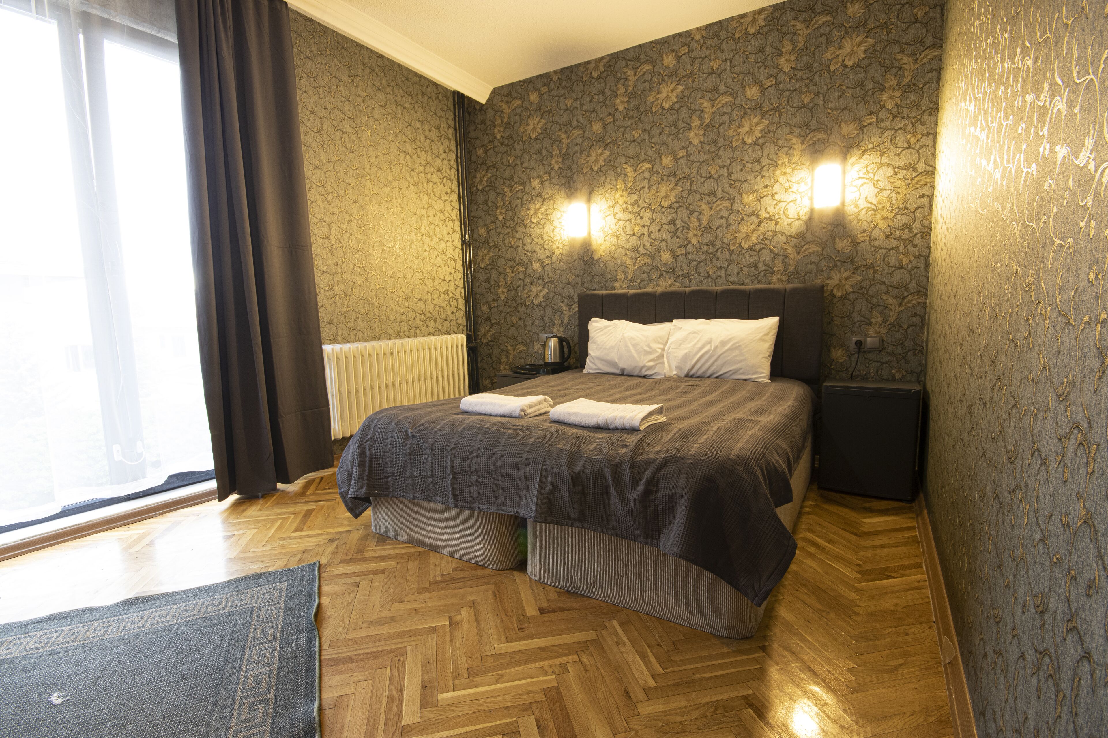 Ares Business Suit Hotel