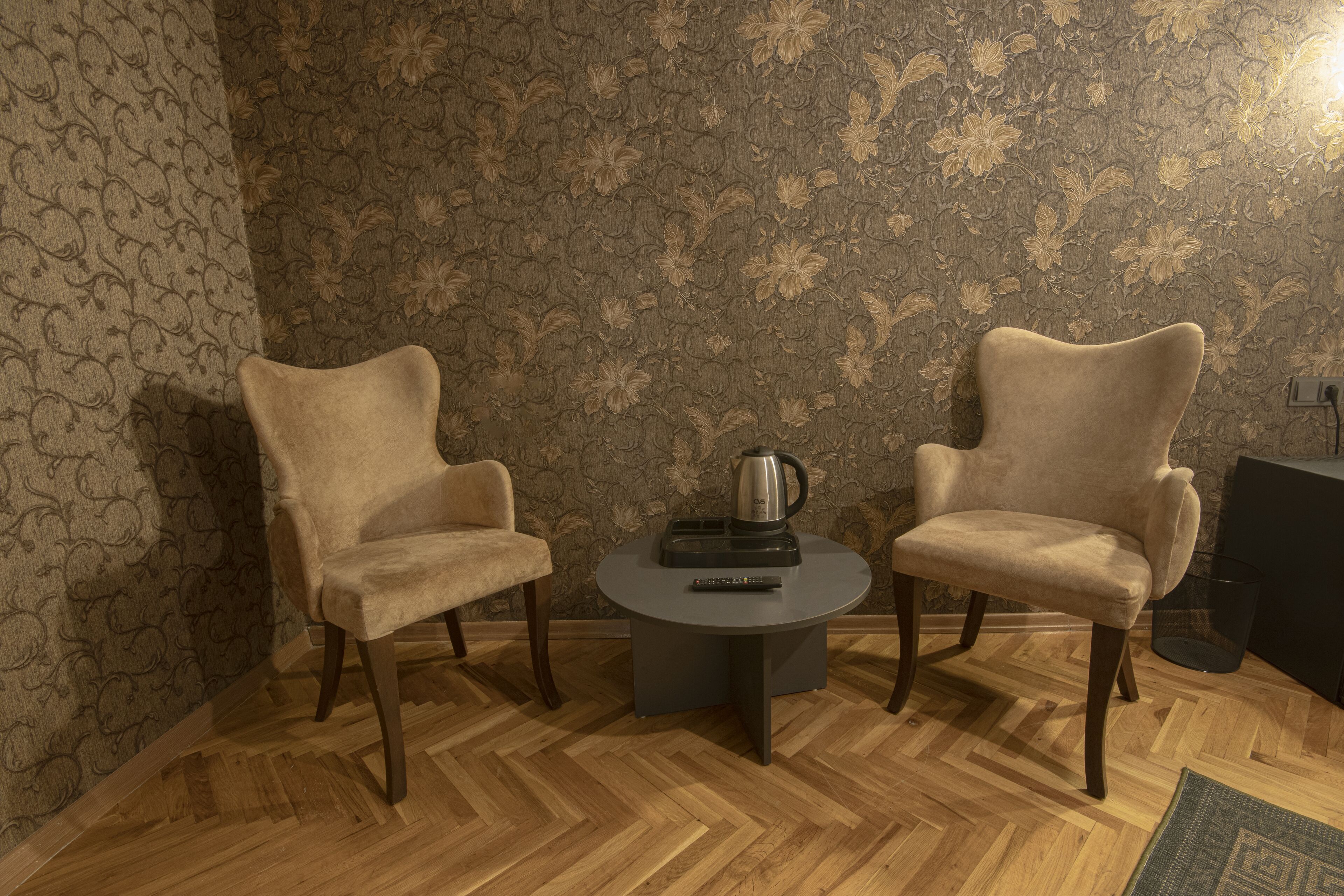 Ares Business Suit Hotel