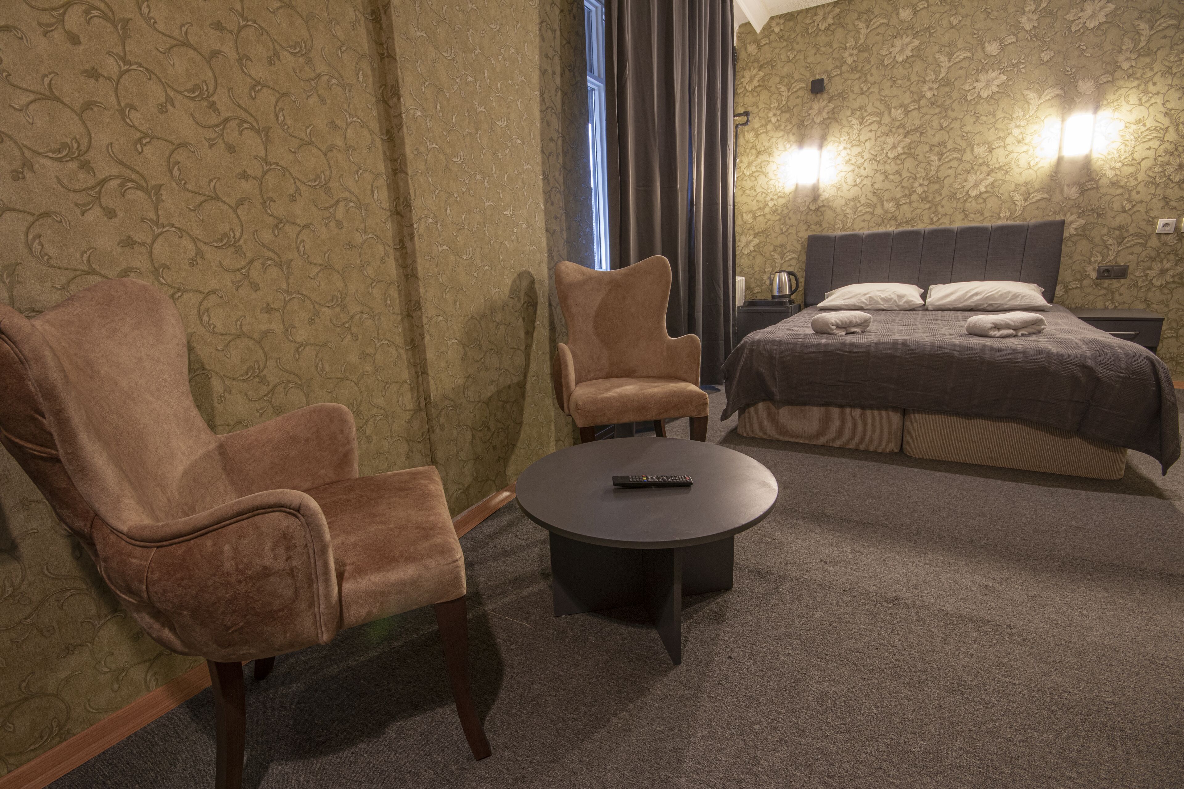Ares Business Suit Hotel