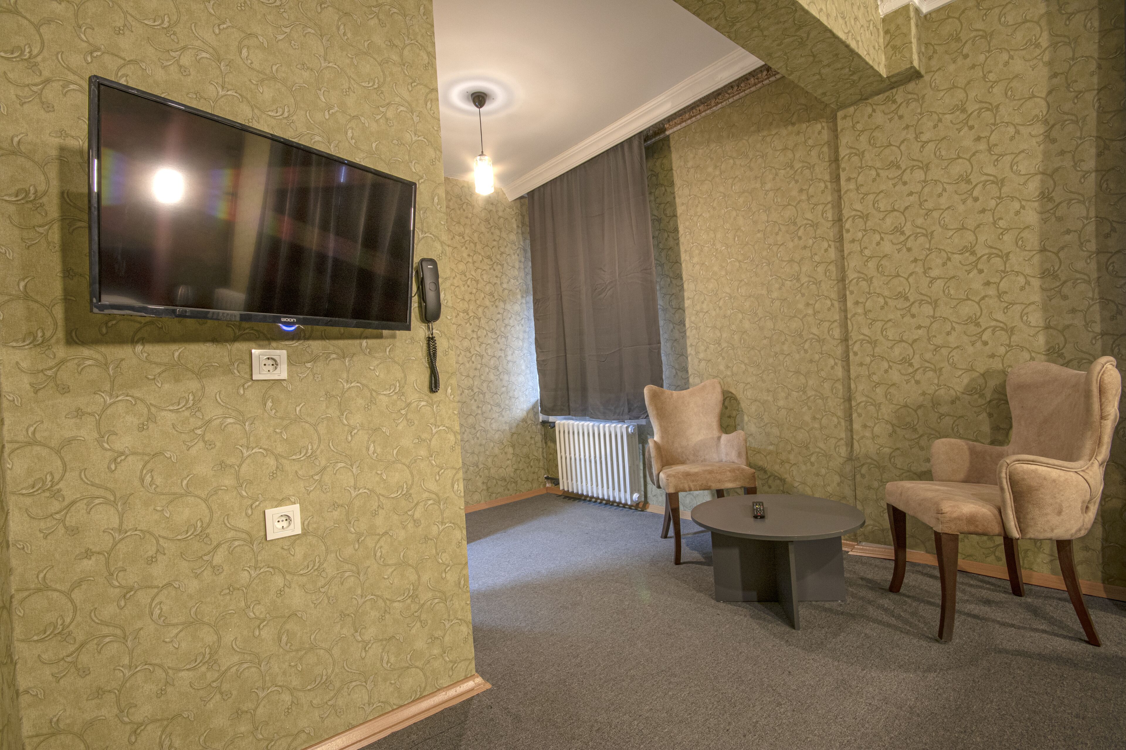 Ares Business Suit Hotel