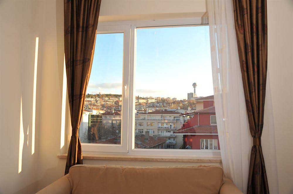 A Hotels & Suits