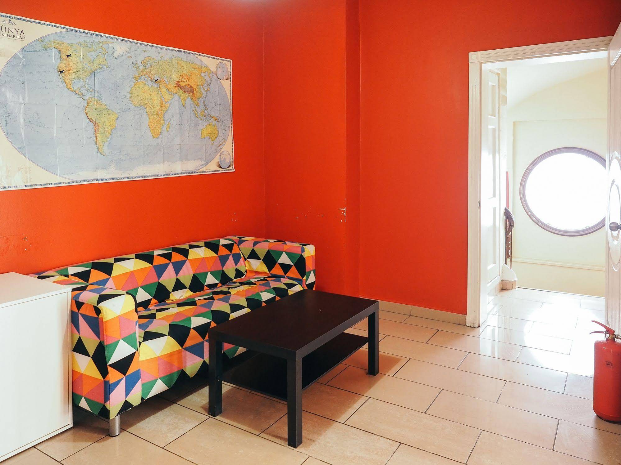 Deeps Hostel