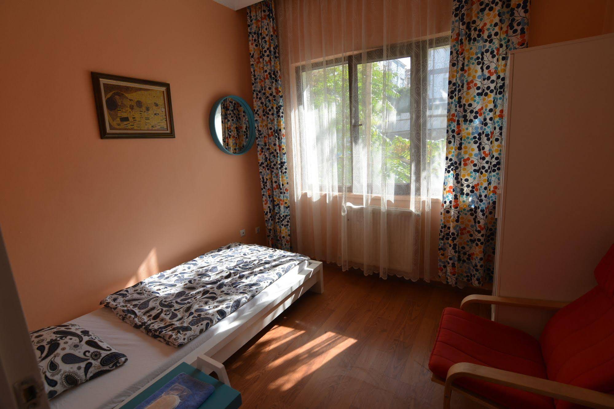 Deeps Hostel