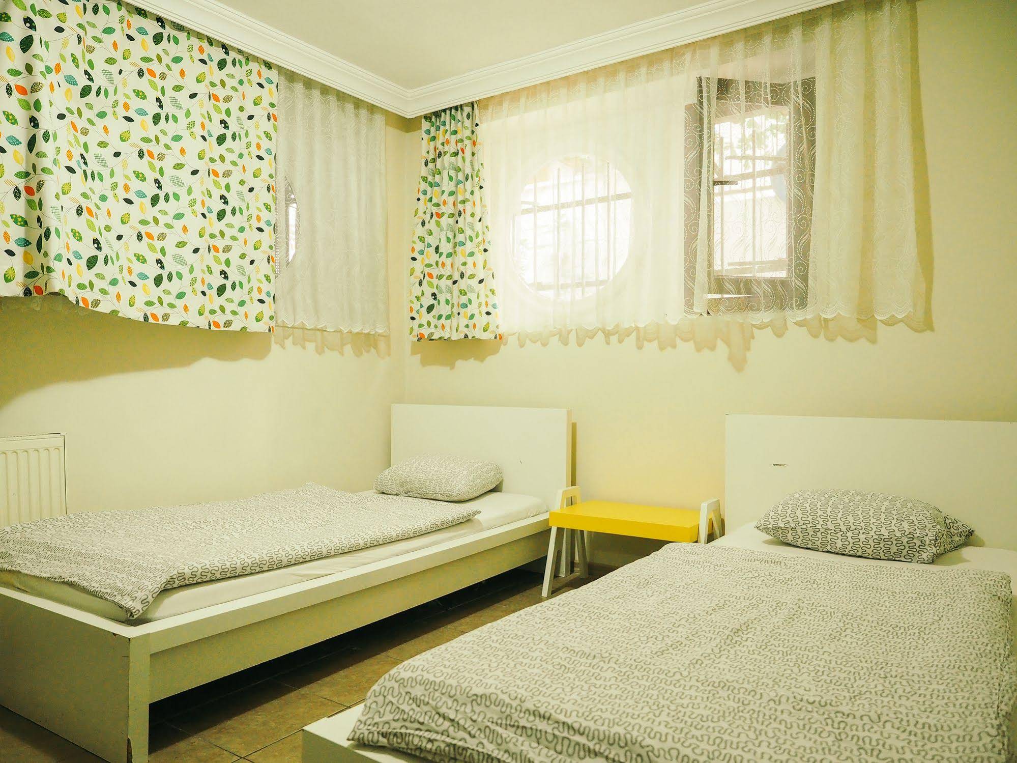 Deeps Hostel