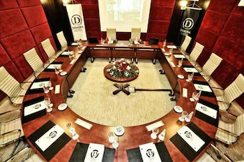 Demora Hotel