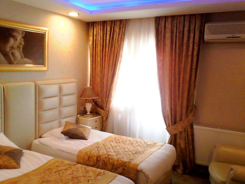 Golden Boutique