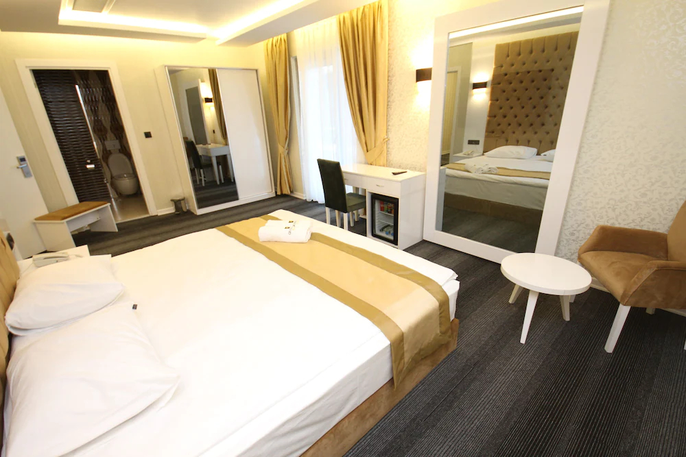 Grand Silay Hotel