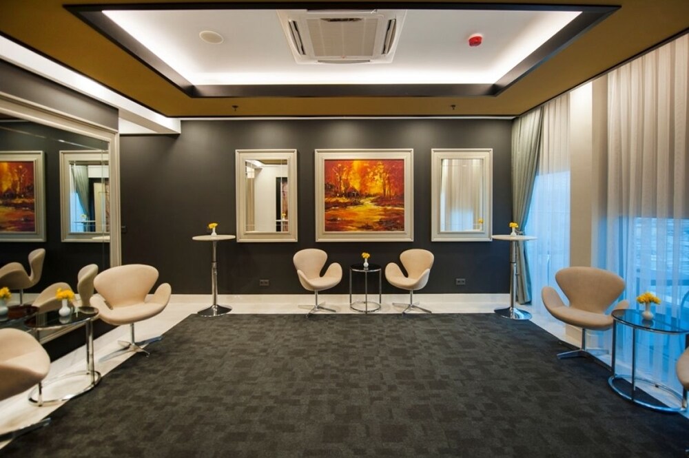 HM Commerce Hotel