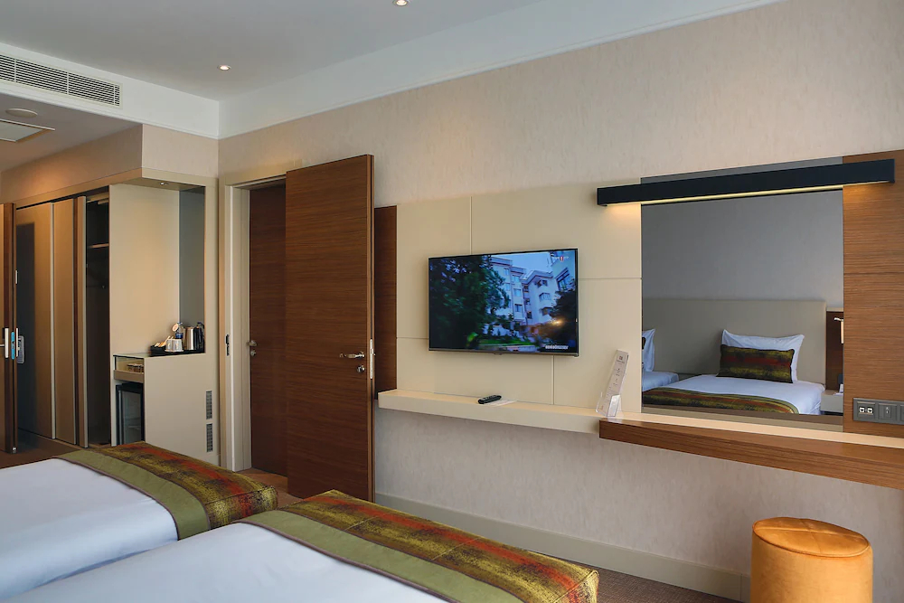 HM Commerce Hotel