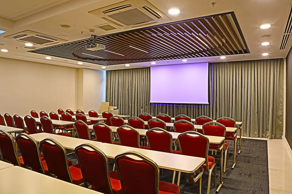 HM Commerce Hotel