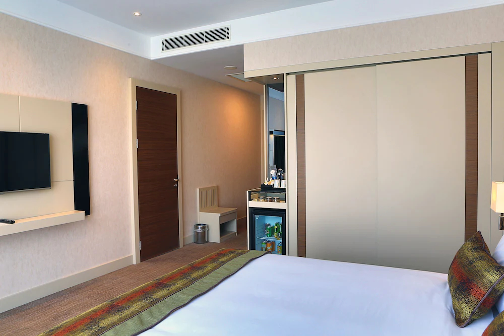 HM Commerce Hotel