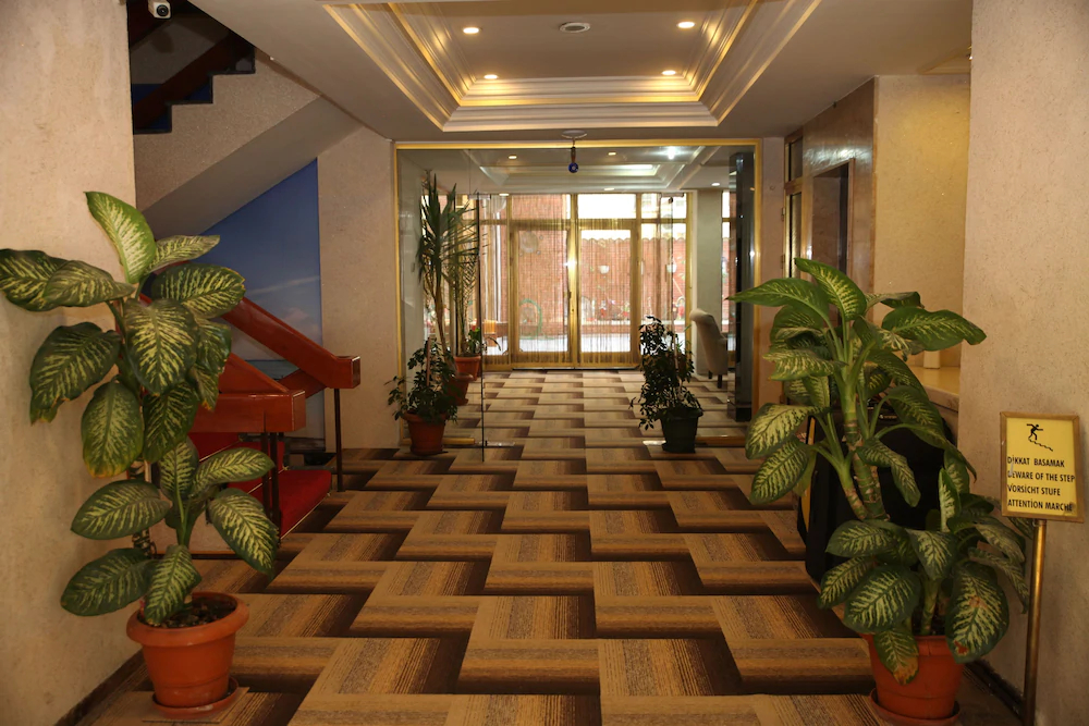 Izz Otel