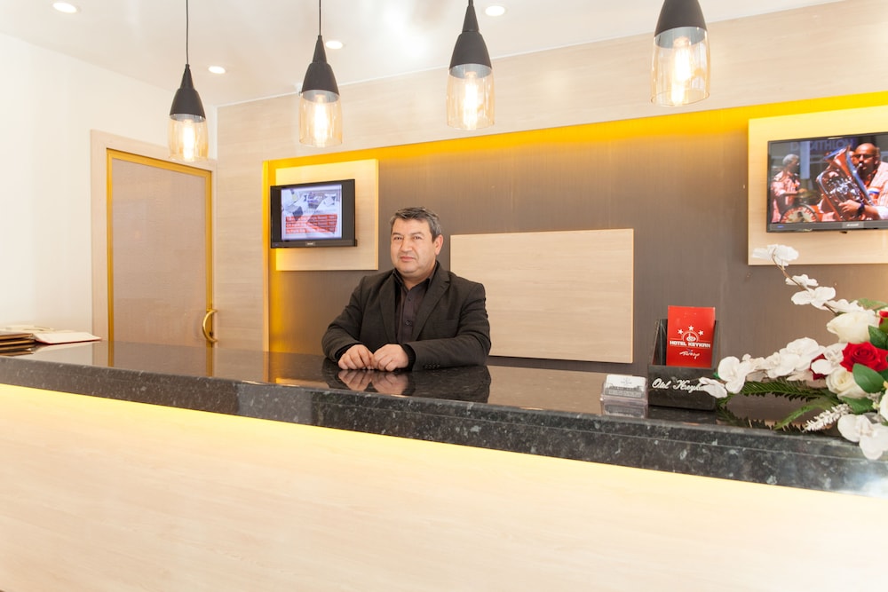 Izz Otel