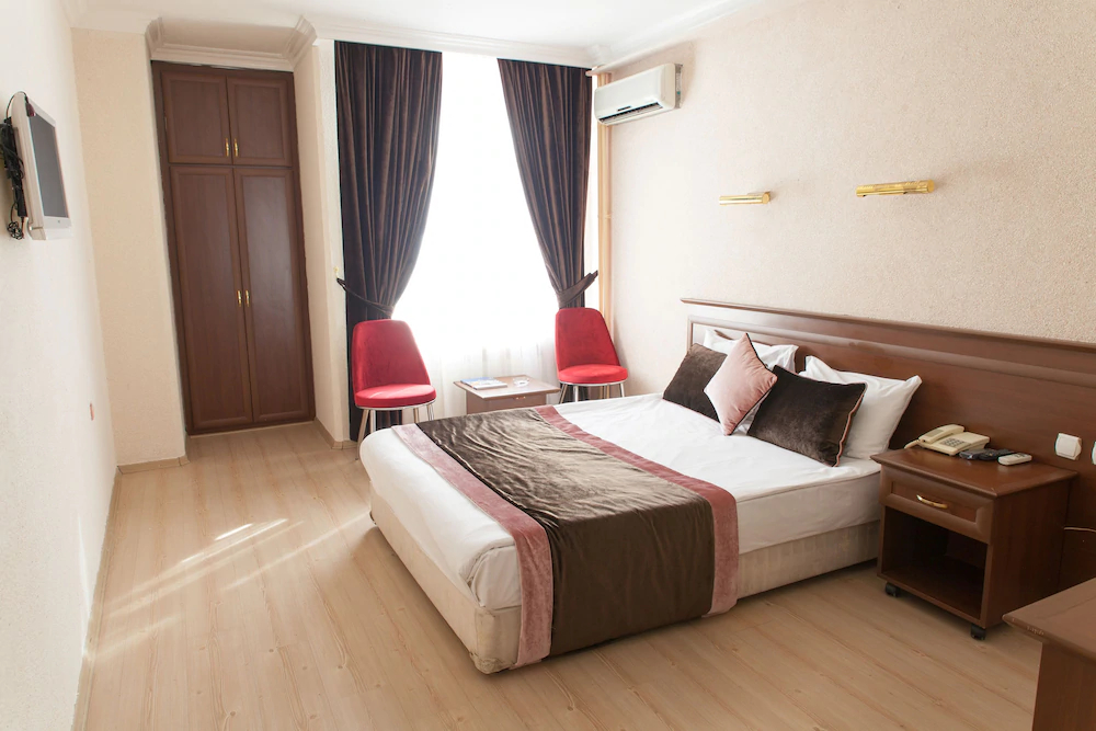 Izz Otel