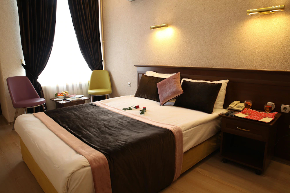 Izz Otel