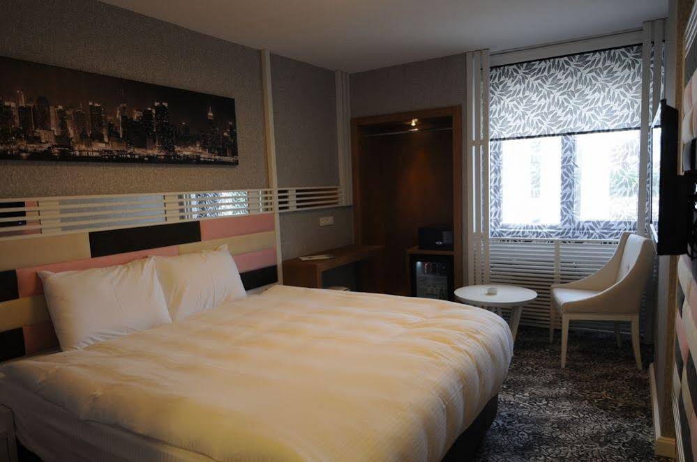 Manhattan Hotel
