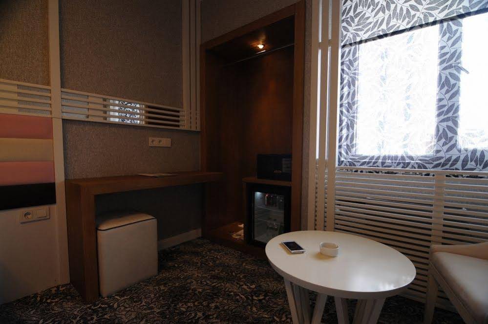 Manhattan Hotel