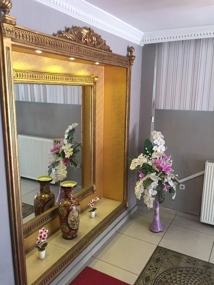 Mina 1 Otel