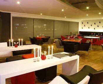 Samm - Boutique Class