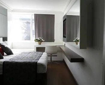 Samm - Boutique Class