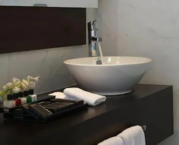 Samm - Boutique Class