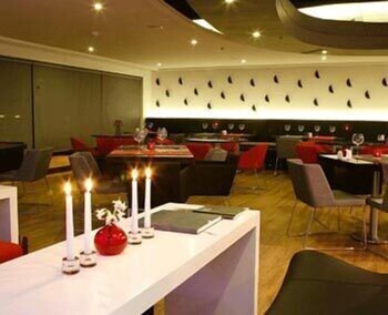 Samm - Boutique Class